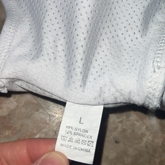 Litthing Racerback Sports Bra with Removable Padding Size L - Picture 9 of 9